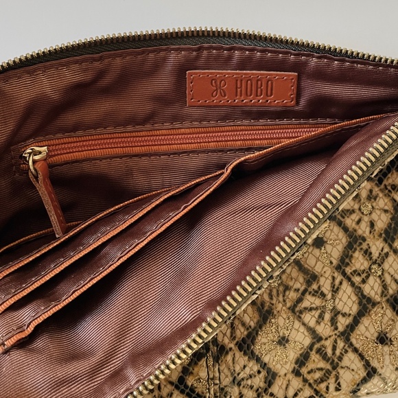 Vintage HOBO Sable Wristlet/Clutch - Snakeskin Embossed Leather (Twinkle Print) - Picture 4 of 9